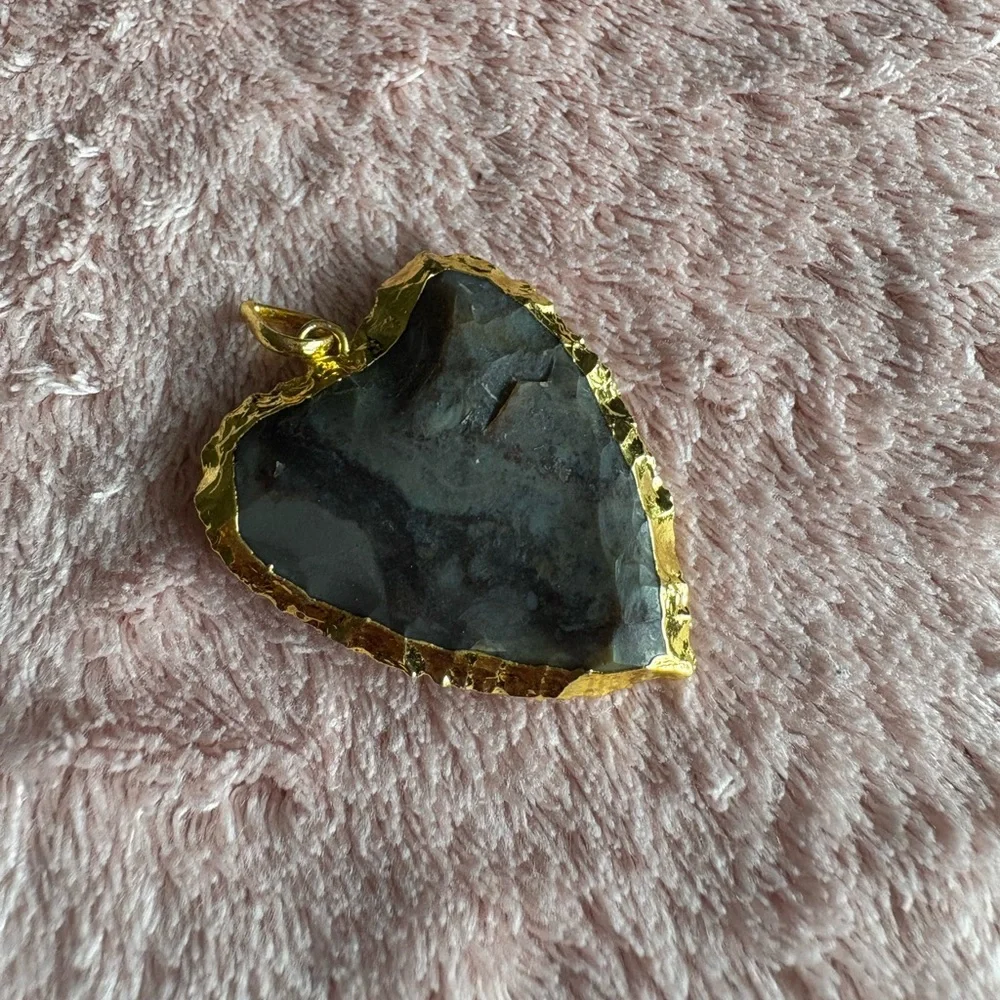 Golden Earth Heart Pendant – Natural Chert Stone with Gold Trim - Picture 3 of 5